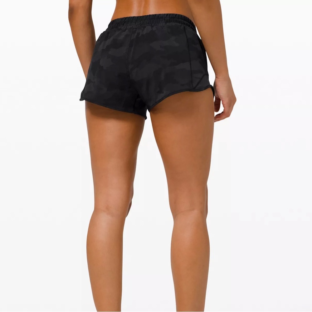 Lululemon Hotty Hot Low-Rise Lined Short 2.5"